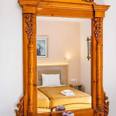 Arhontiko Hotel Foinikion