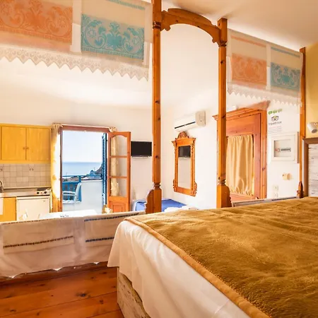 Arhontiko Hotel Foinikion