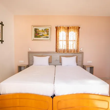 Arhontiko Hotel