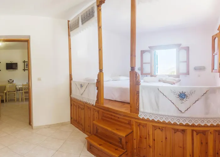 Arhontiko Otel Foiníkion